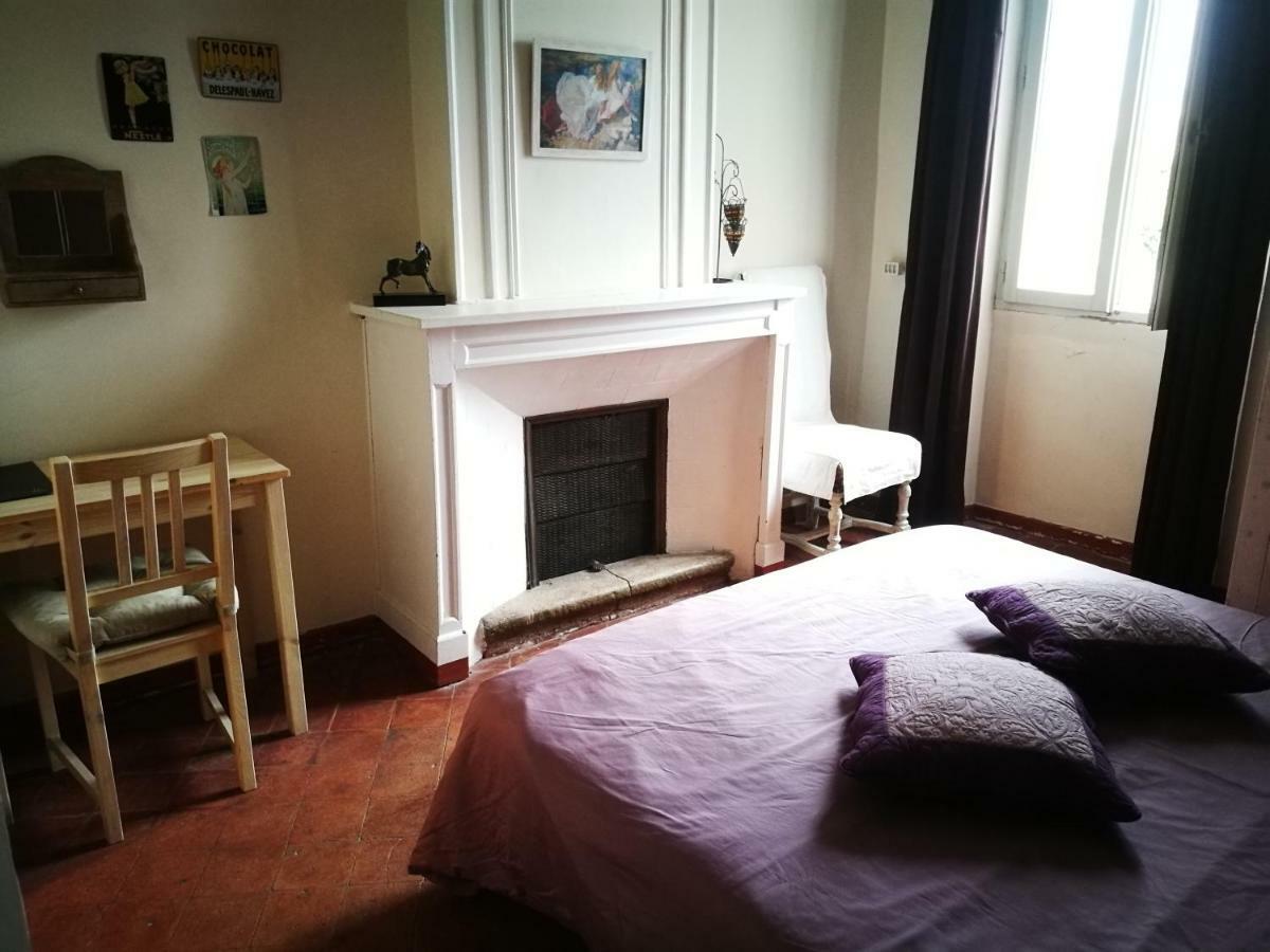Chambres Et Table D'Hotes Au Brabo Mormoiron Ruang foto